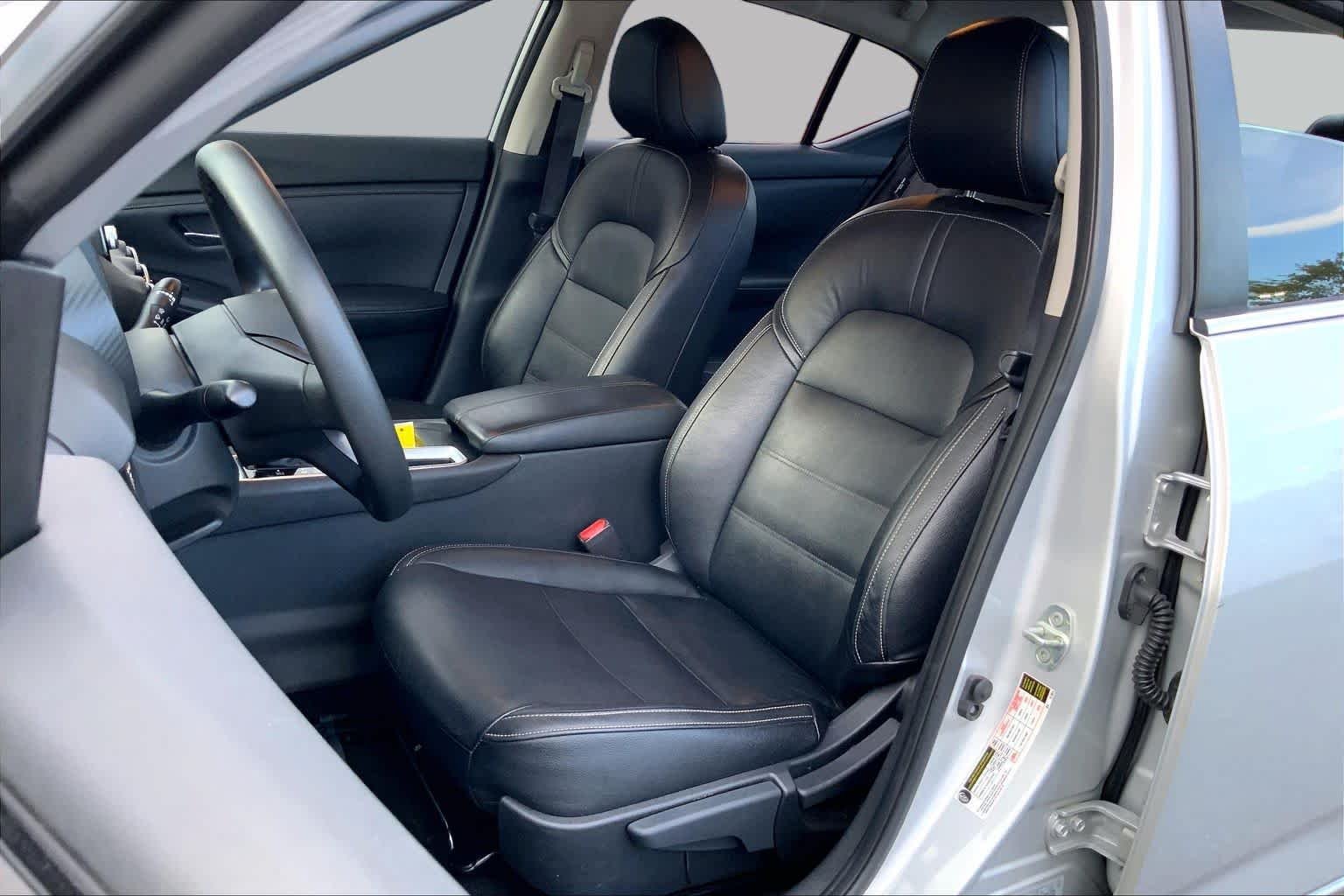 Used 2020 Brilliant Silver Metallic Nissan S image 7