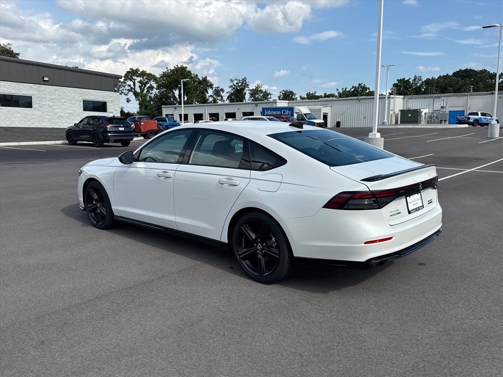 Certified Used 2023 Platinum White Pearl Honda Sport-L image 4