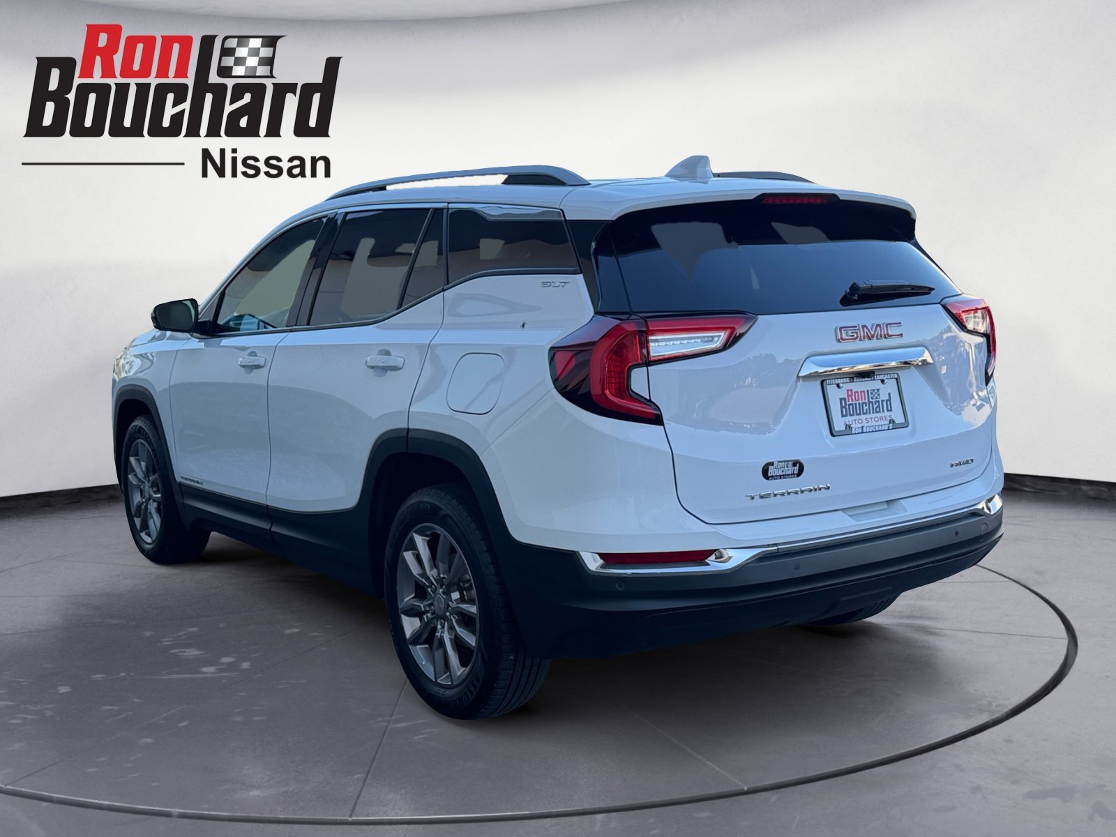 Used 2022 Summit White GMC SLT image 4