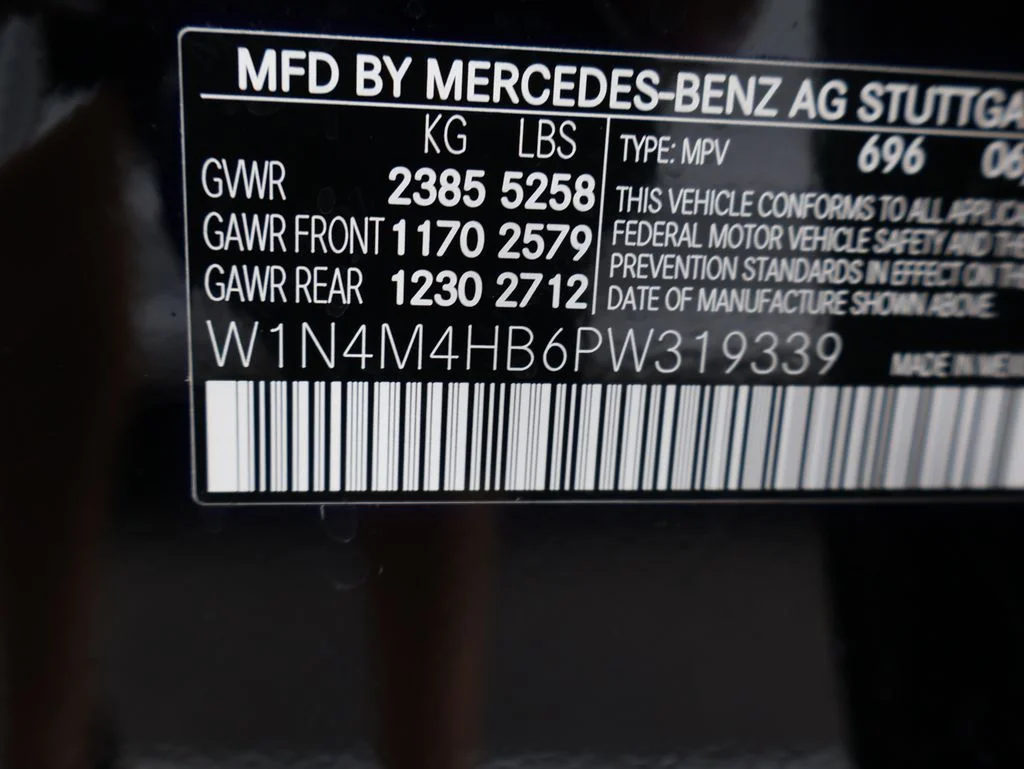 Used 2023 Night Black Mercedes-Benz GLB 250 image 40