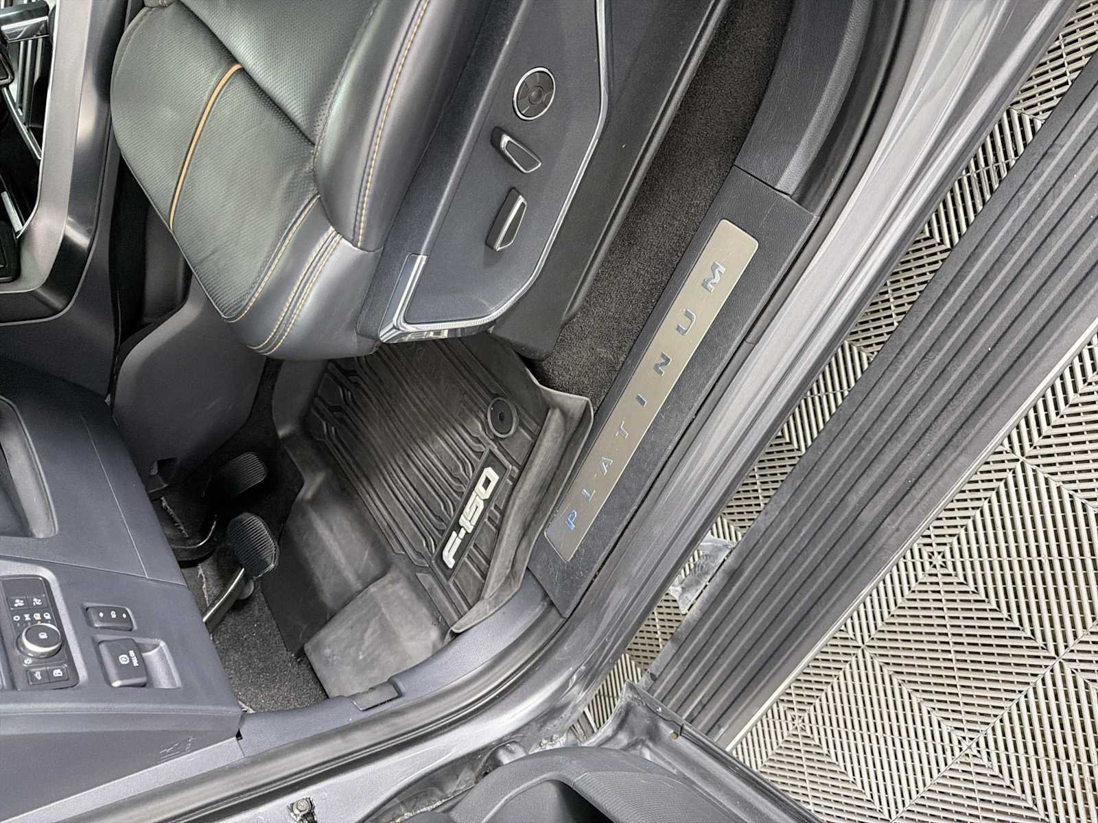 Used 2021 Carbonized Gray Metallic Ford Platinum image 7