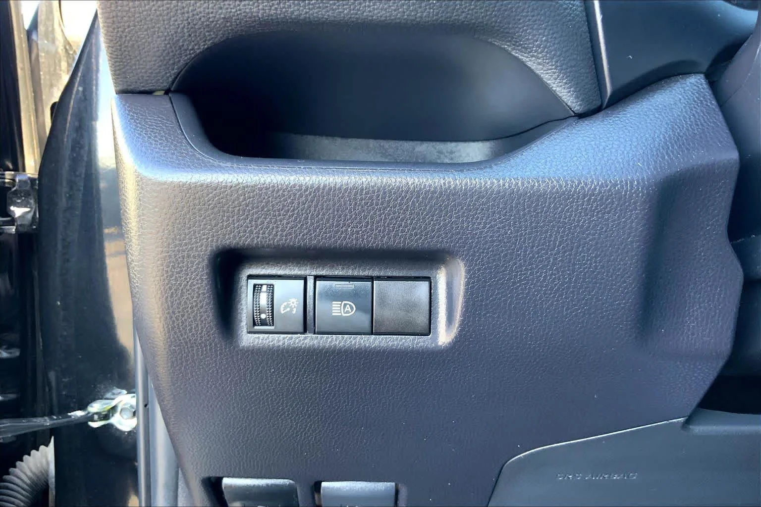 Used 2025 Midnight Black Metallic Toyota XLE image 33