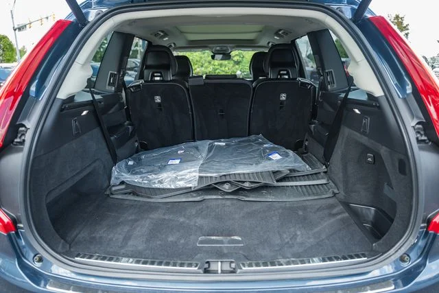 Certified Used 2023 Denim Blue Volvo Ultimate image 10