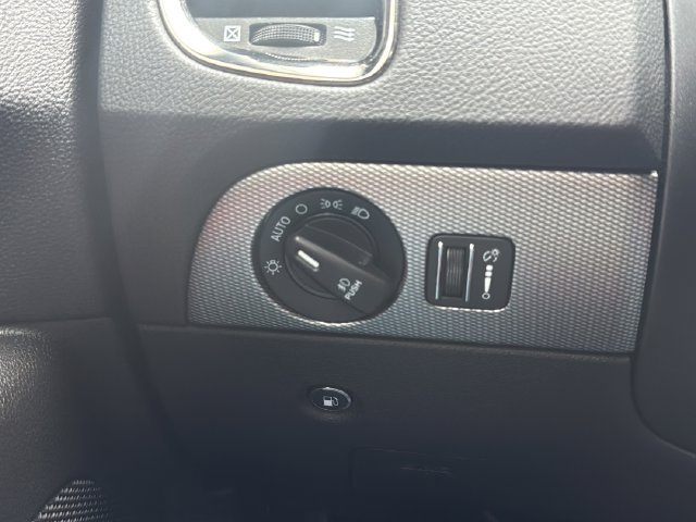 Used 2018 White Dodge R/T image 22