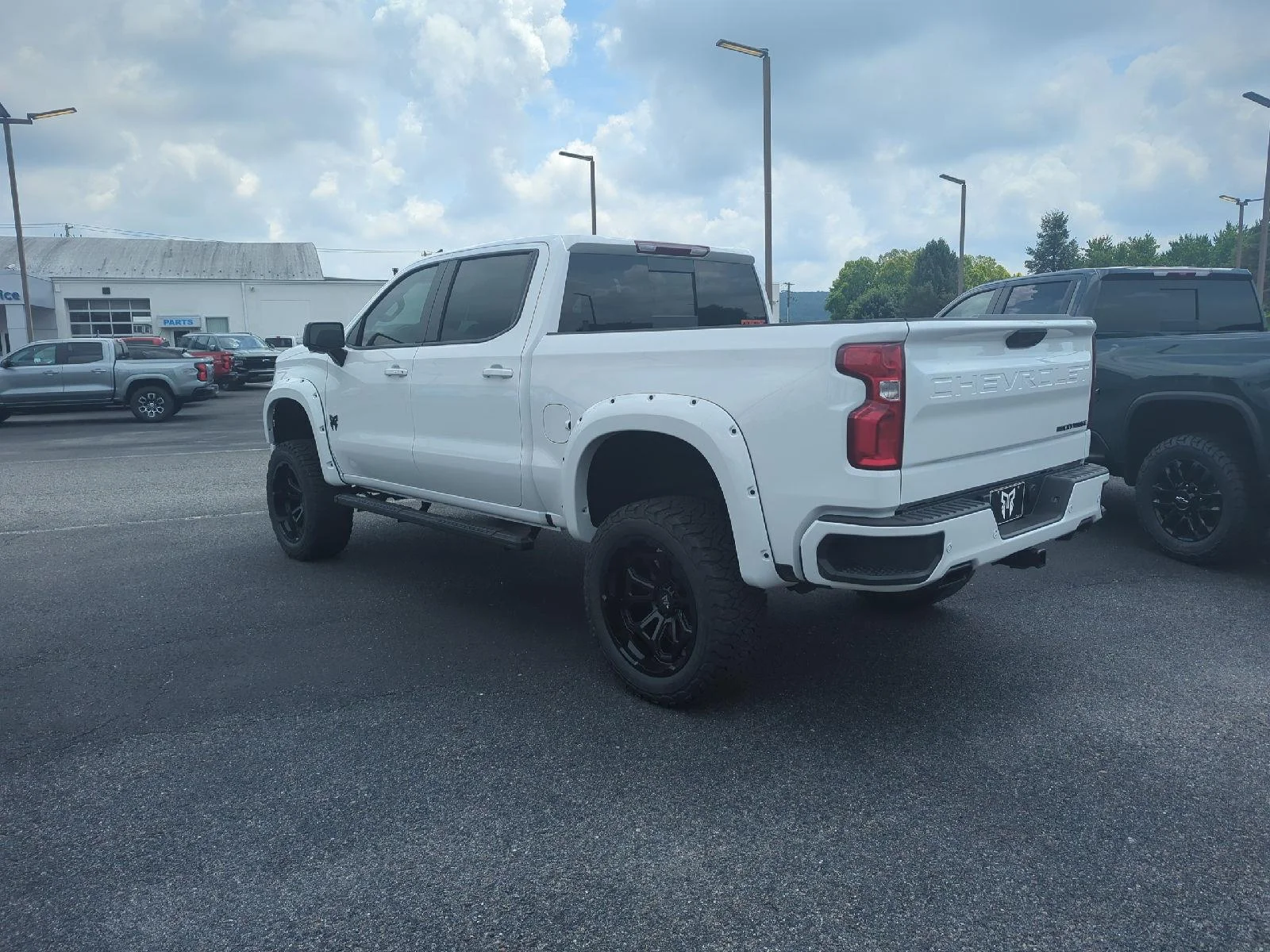 New 2026 Summit White Chevrolet RST image 29