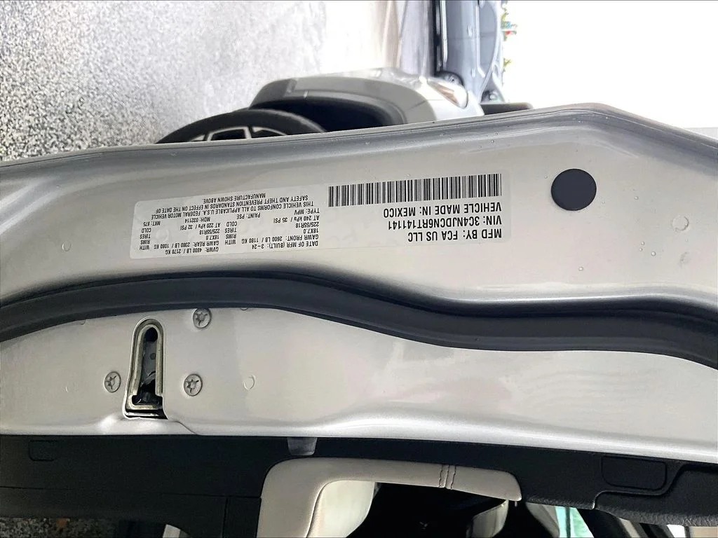 Used 2024 Silver Jeep Limited image 34