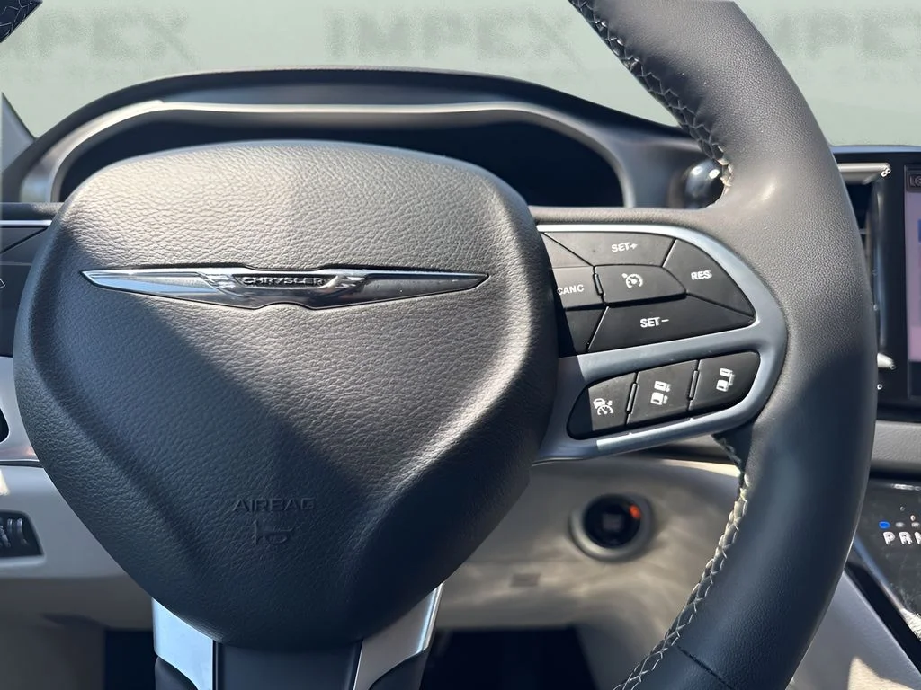 Used 2023 Gray Chrysler Touring L image 15