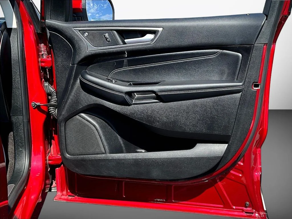 Used 2020 Red Ford Titanium image 28