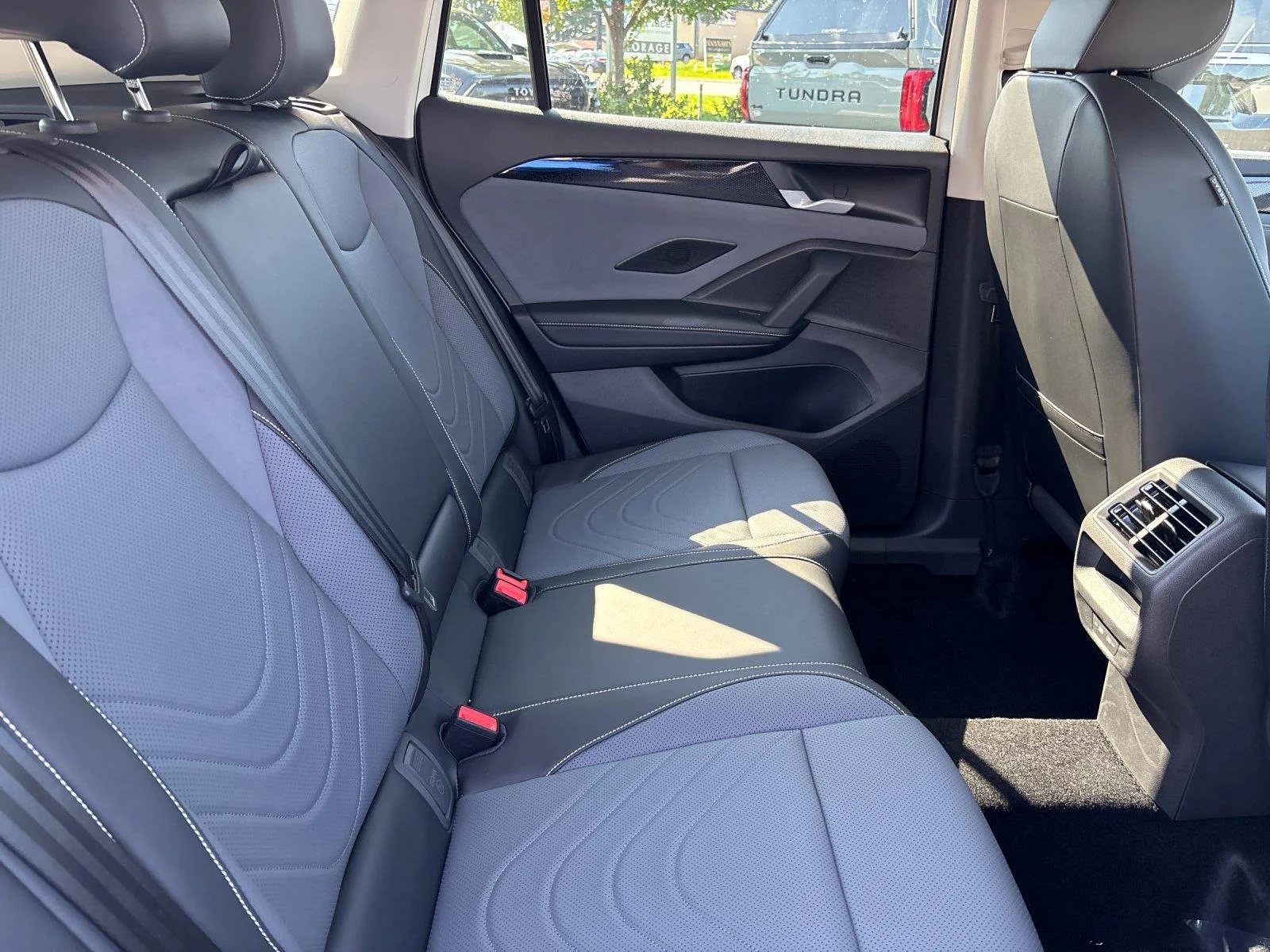 New 2026 Pure White Volkswagen SE image 37