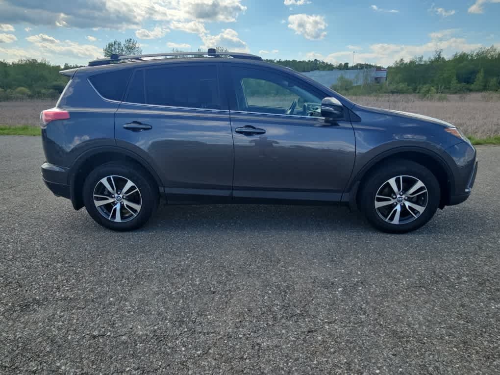 Used 2018 Magnetic Gray Metallic Toyota XLE image 7