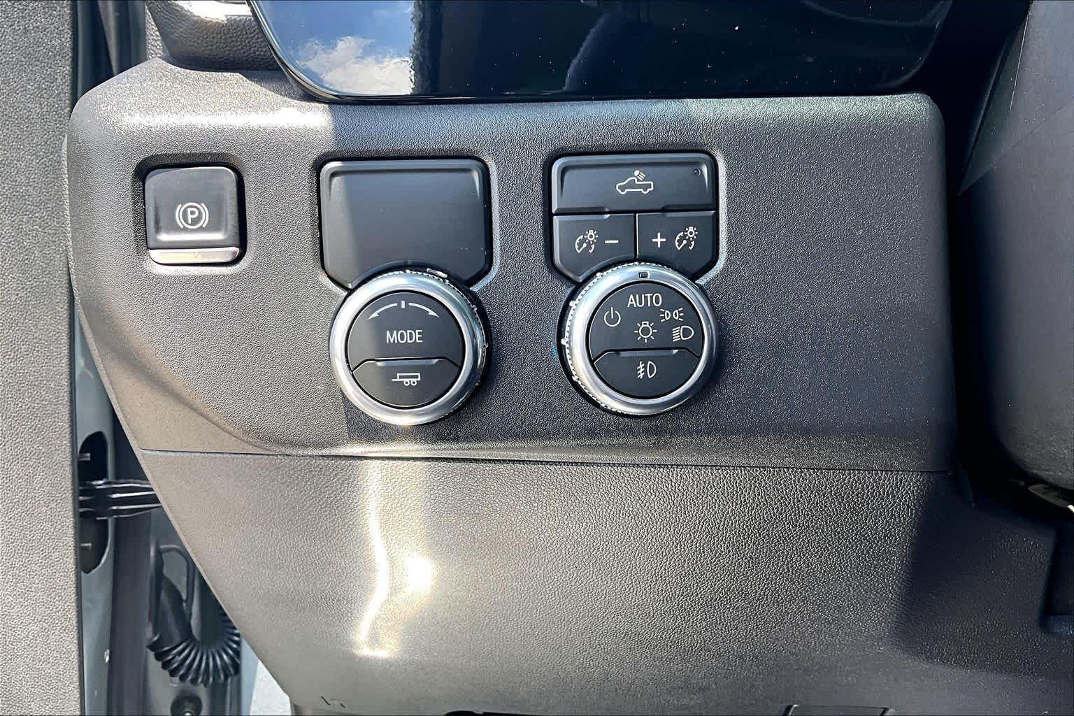 Used 2026 Sterling Metallic GMC Elevation image 36