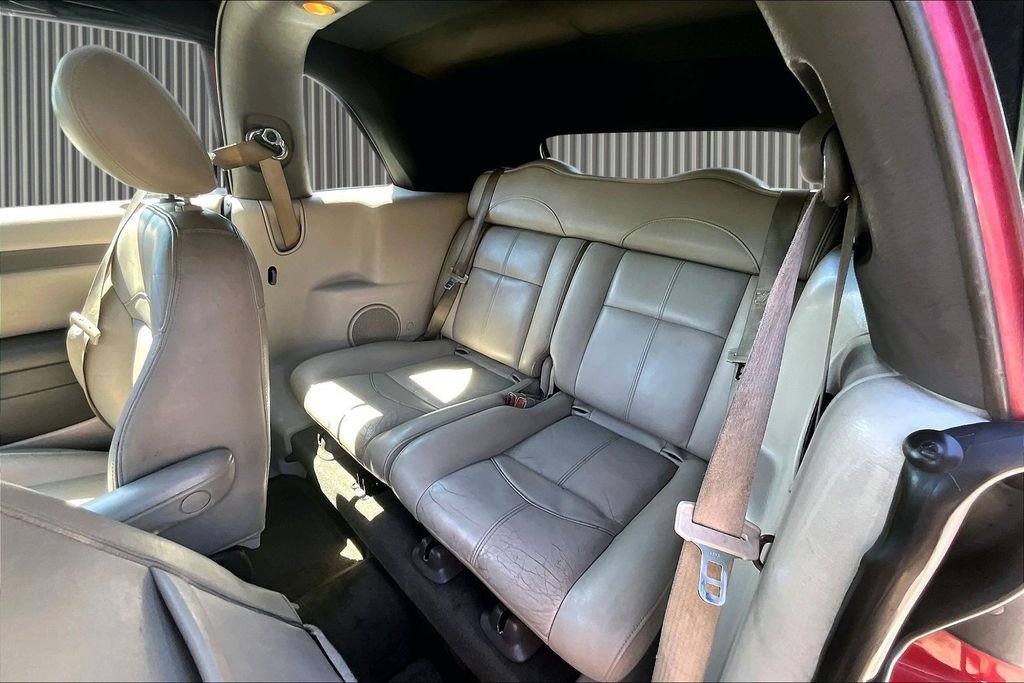 Used 2005 Red Chrysler Touring image 26