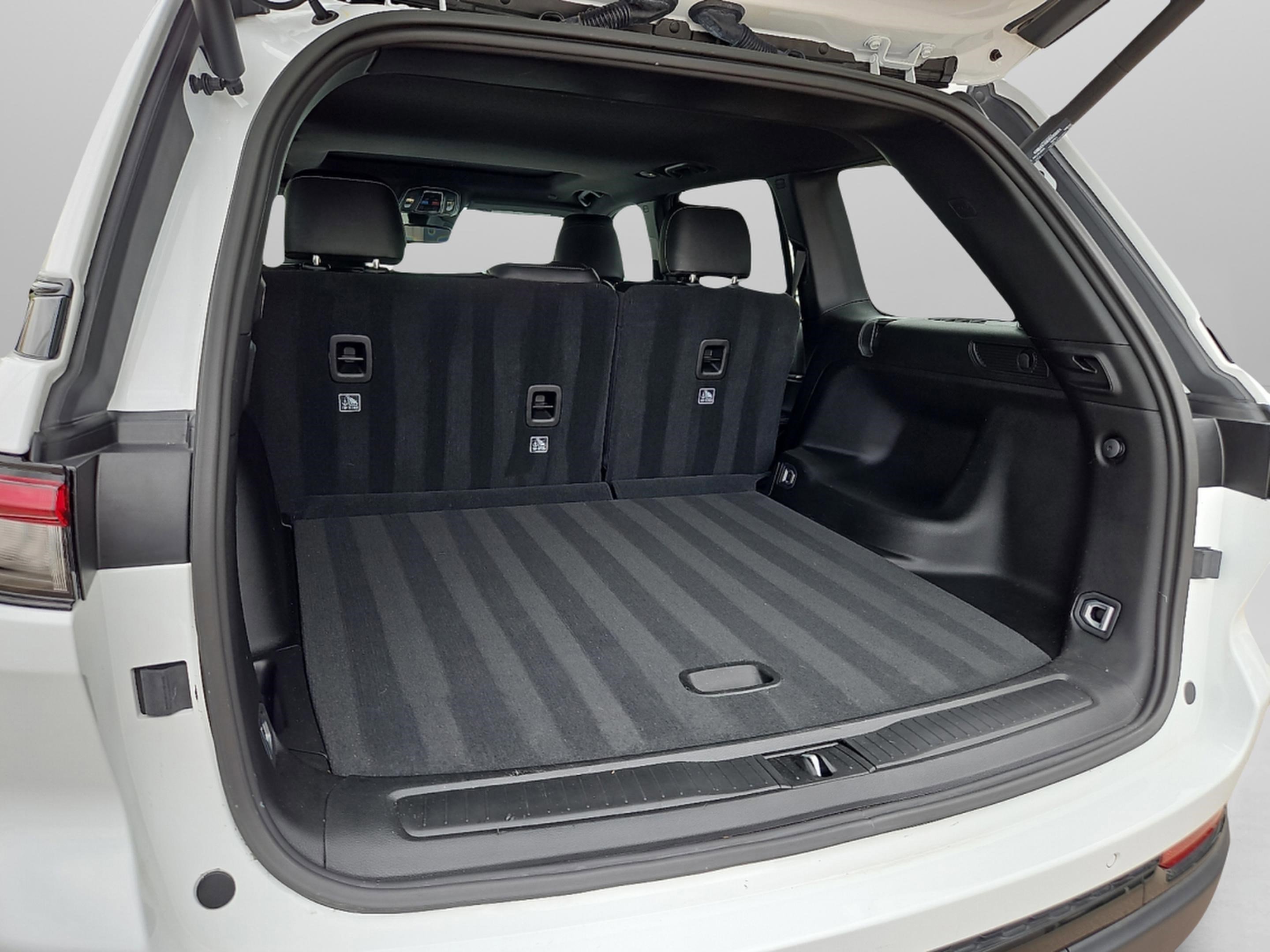 Used 2024 Bright White Clearcoat Jeep Altitude X image 7