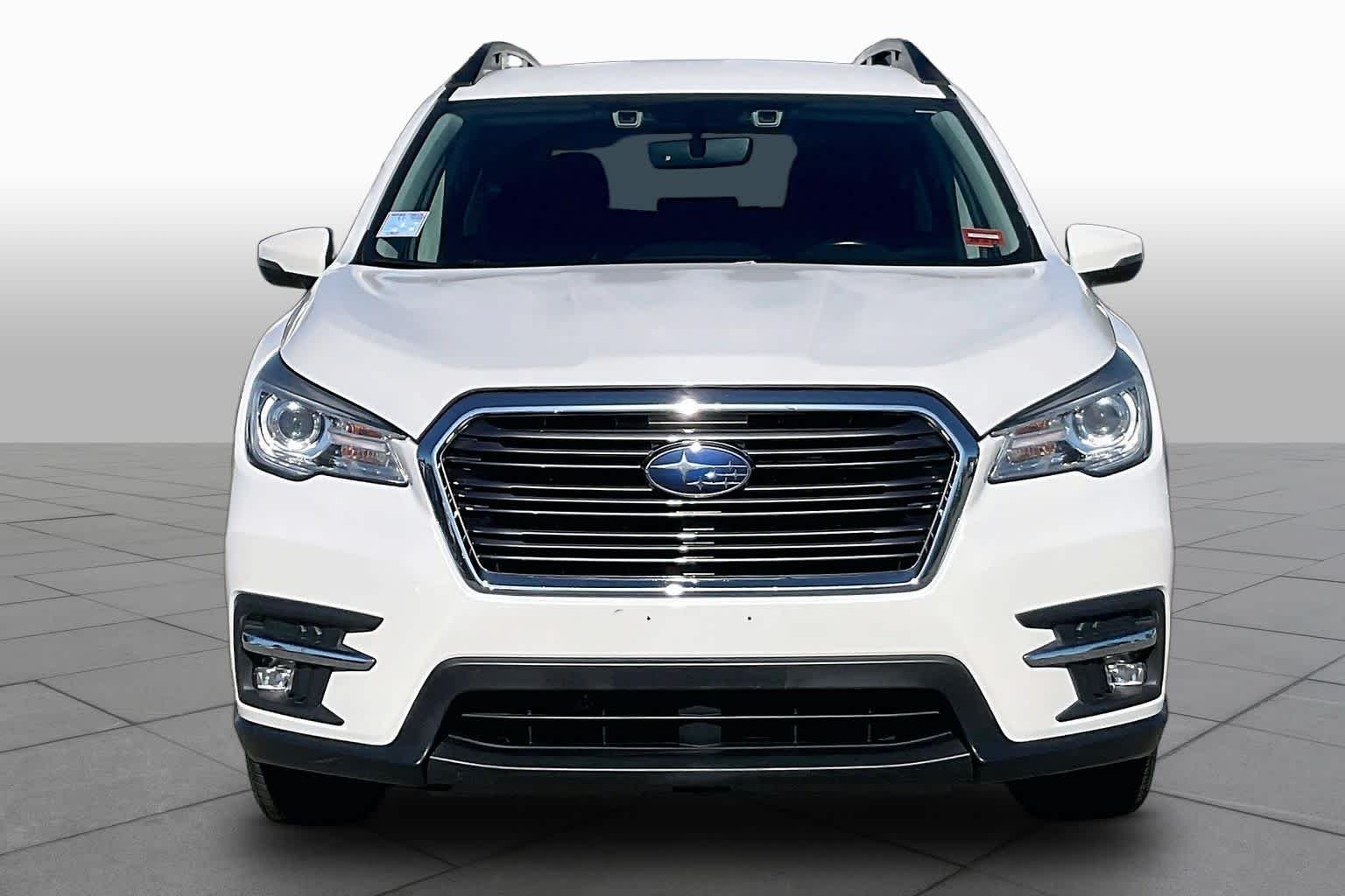 Used 2019 Crystal White Pearl Subaru Limited image 3