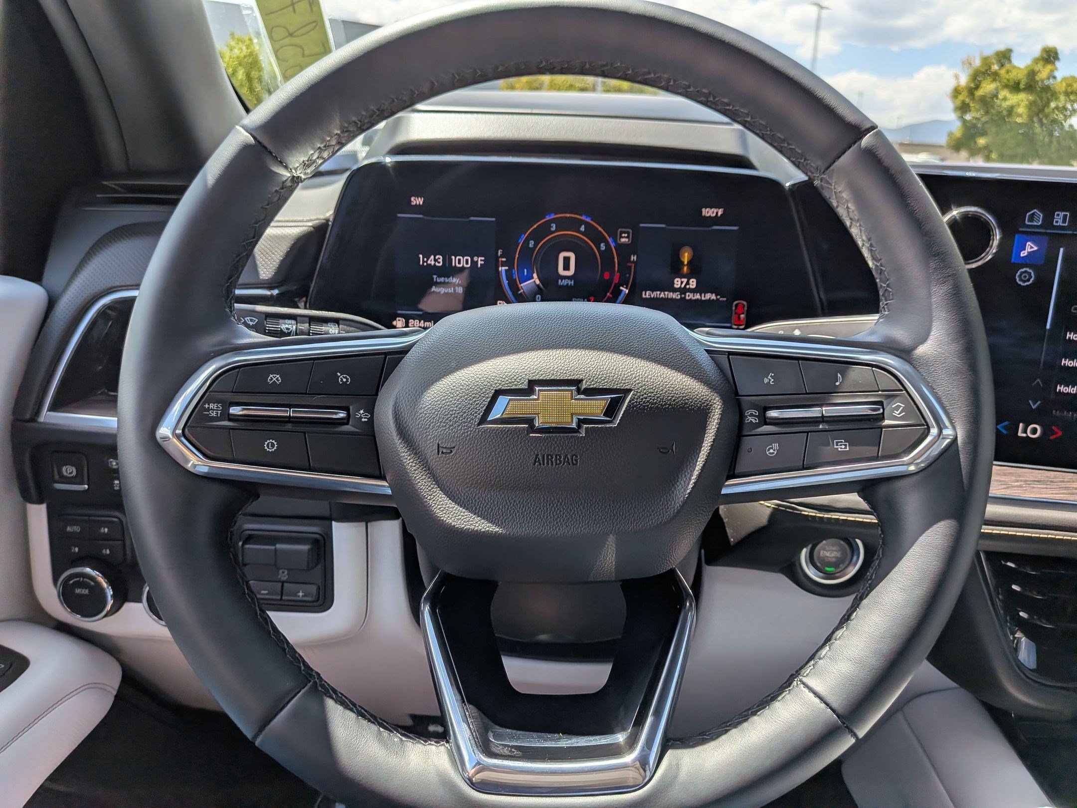 2025 Chevrolet Suburban Premier - Photo 15