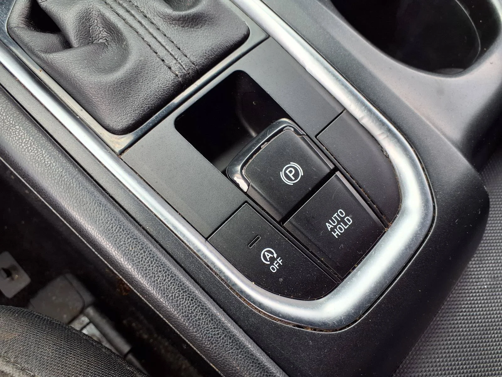 Used 2020 Machine Gray Hyundai SE image 14