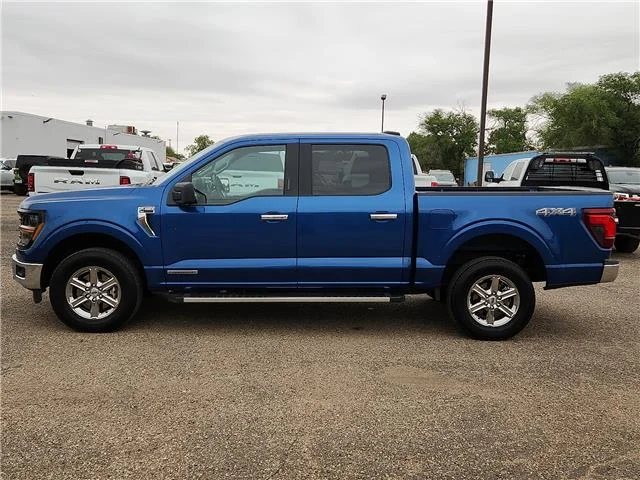 Used 2024 Atlas Blue Metallic Ford XLT 4x4 SuperCrew Cab 5.5 ft. box 145 in. WB image 2