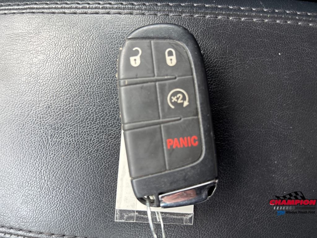 Used 2025 Silver Jeep Limited image 26