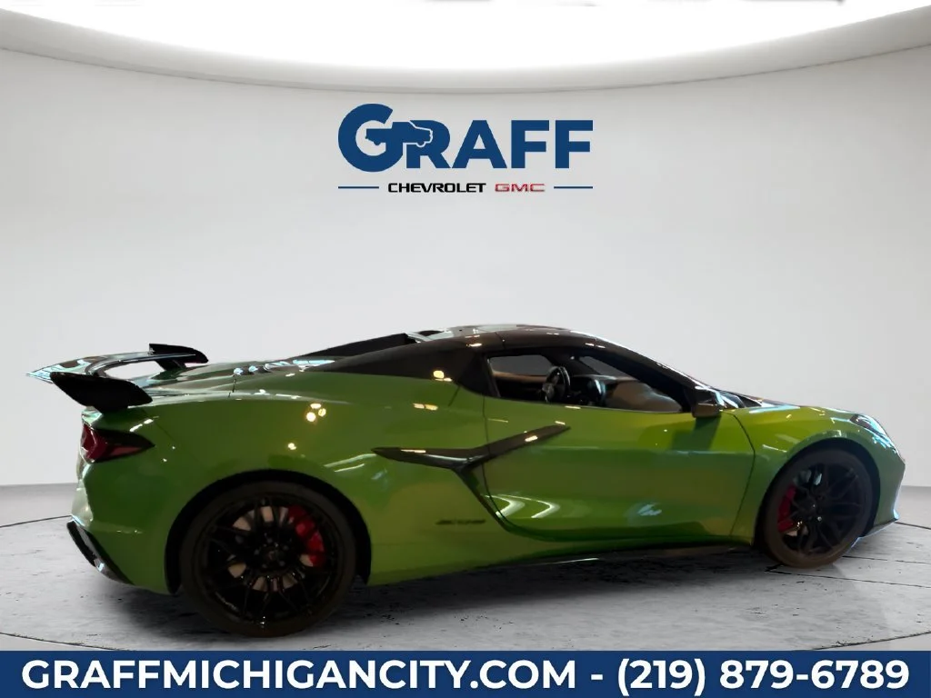 New 2027 Roswell Green Metallic Chevrolet 3LZ image 6