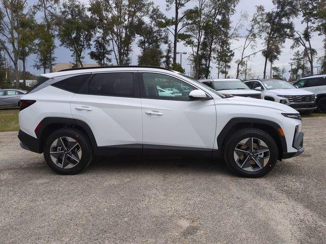 New 2026 White Hyundai SEL AWD image 4