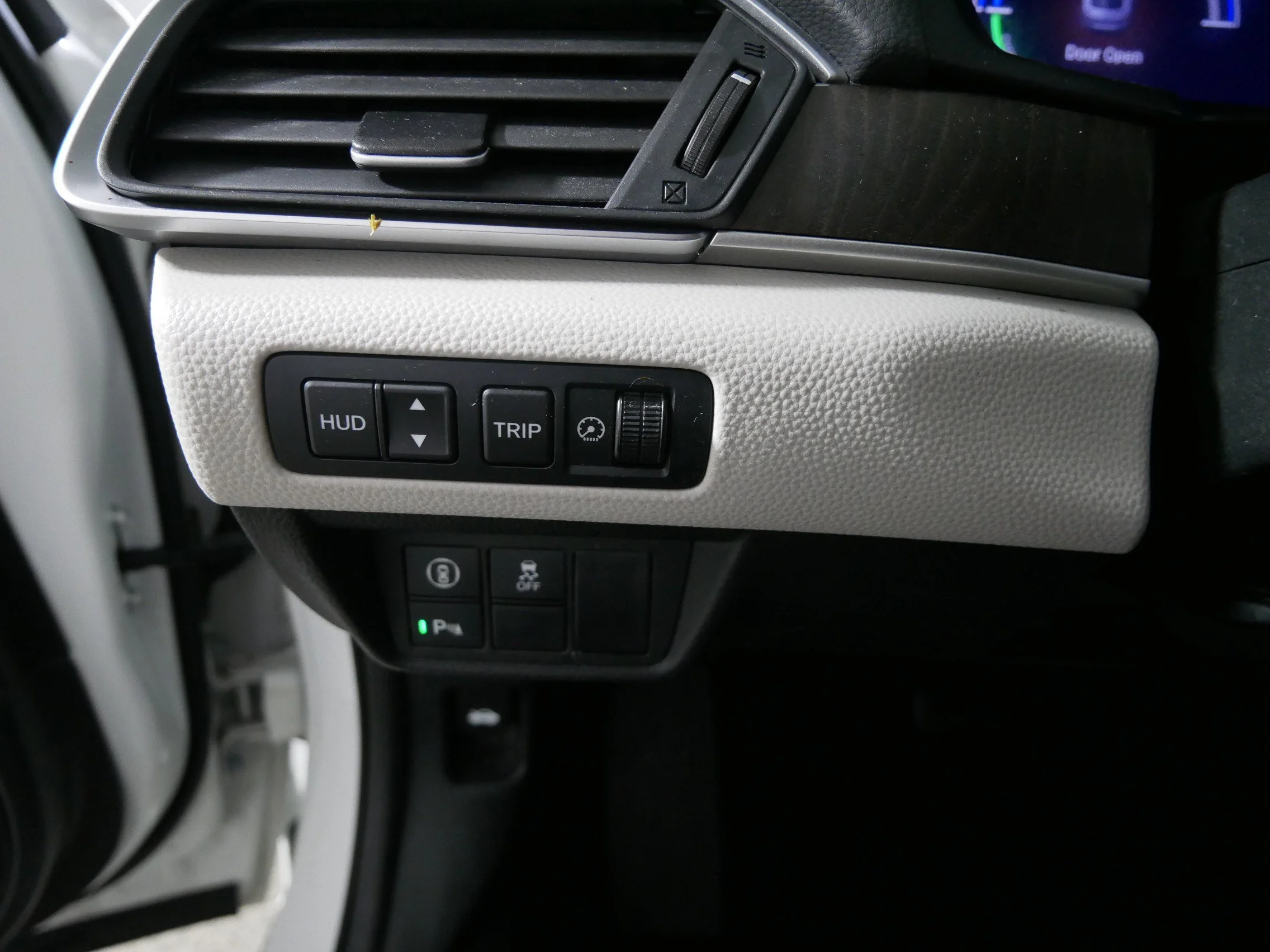 Used 2018 White Orchid Pearl Honda Touring image 26