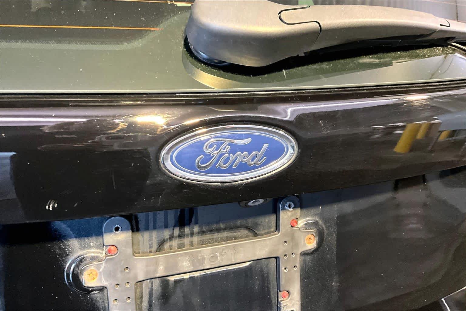 Used 2017 Shadow Black Ford RS image 33