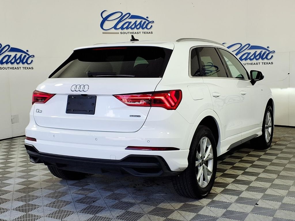 Used 2025  Audi Premium image 6