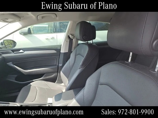 Used 2020 Silver Volkswagen 2.0T SE image 4