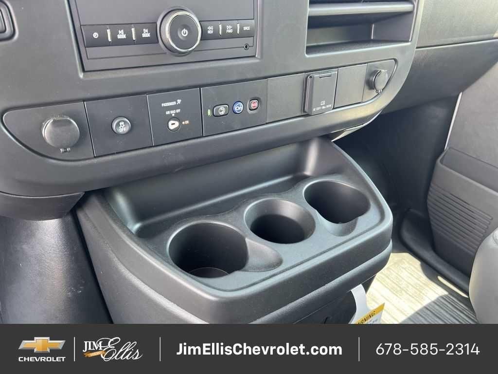 2025 Chevrolet Express Cargo Work Van - Photo 21
