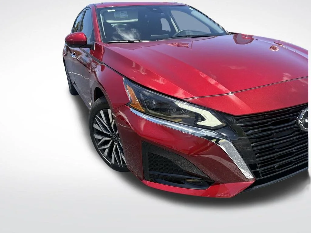 Certified Used 2023 Red Nissan 2.5 SV image 2