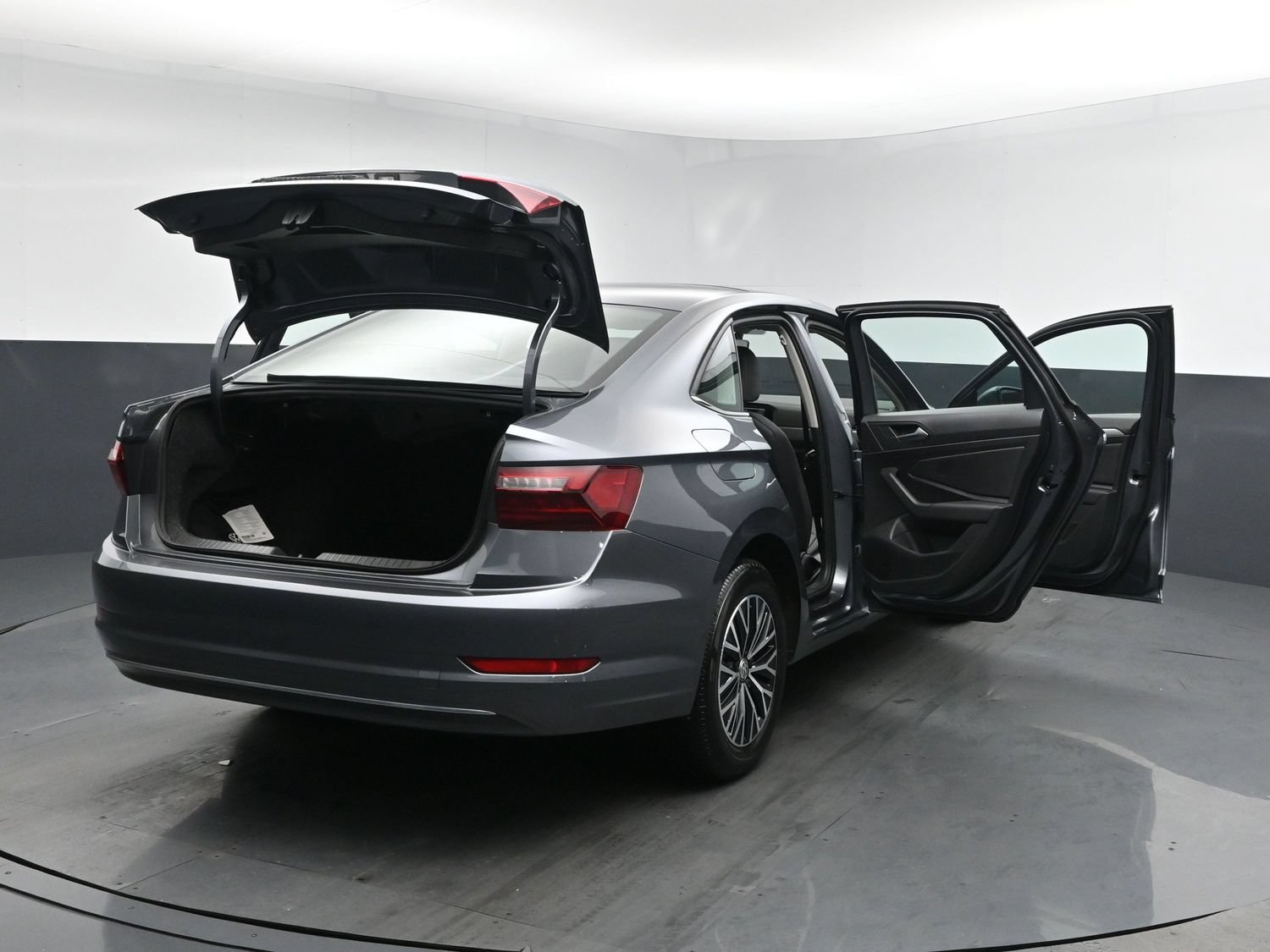 Used 2021 Gray Volkswagen  image 27