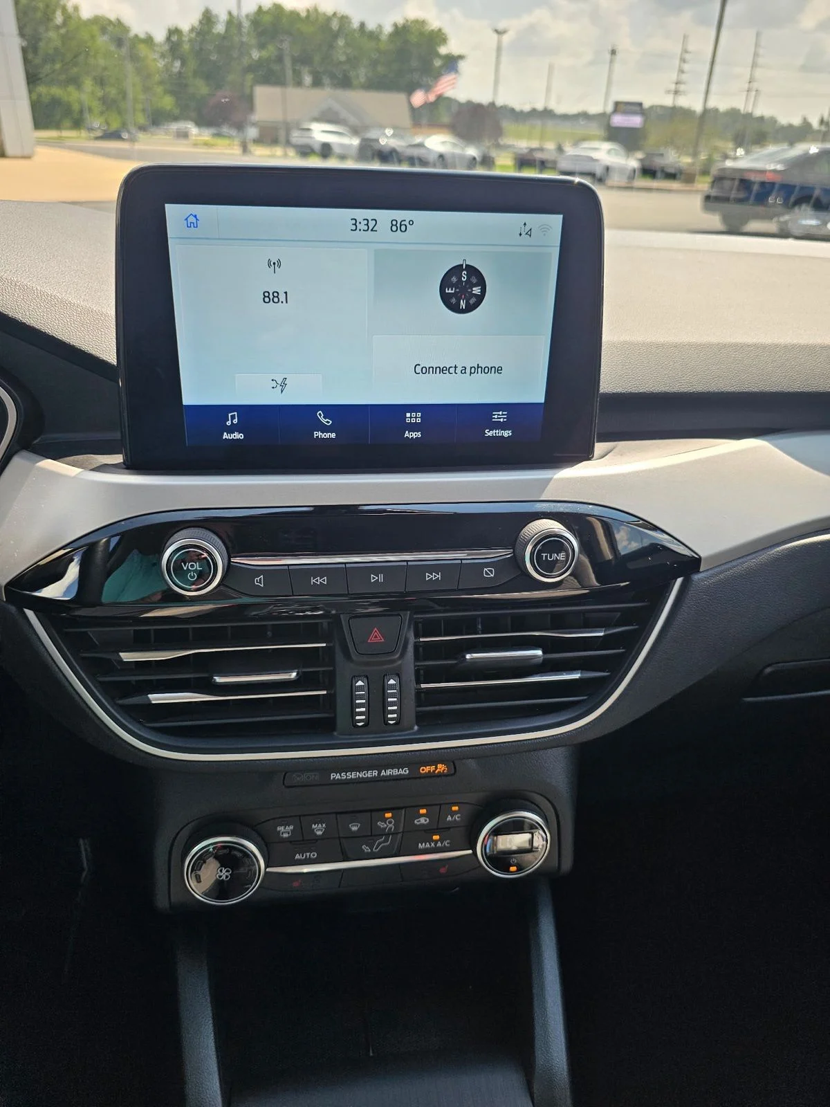 Used 2020 White Ford SE Sport image 13