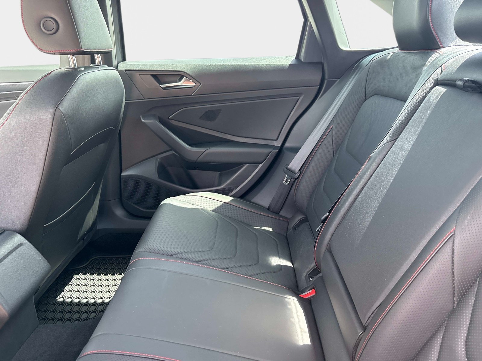 Used 2019 Platinum Gray Metallic Volkswagen R-Line image 12