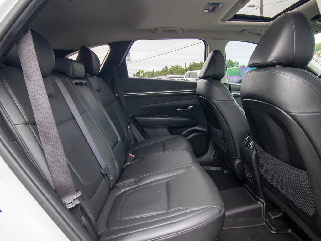 Used 2023 White Hyundai SEL image 17