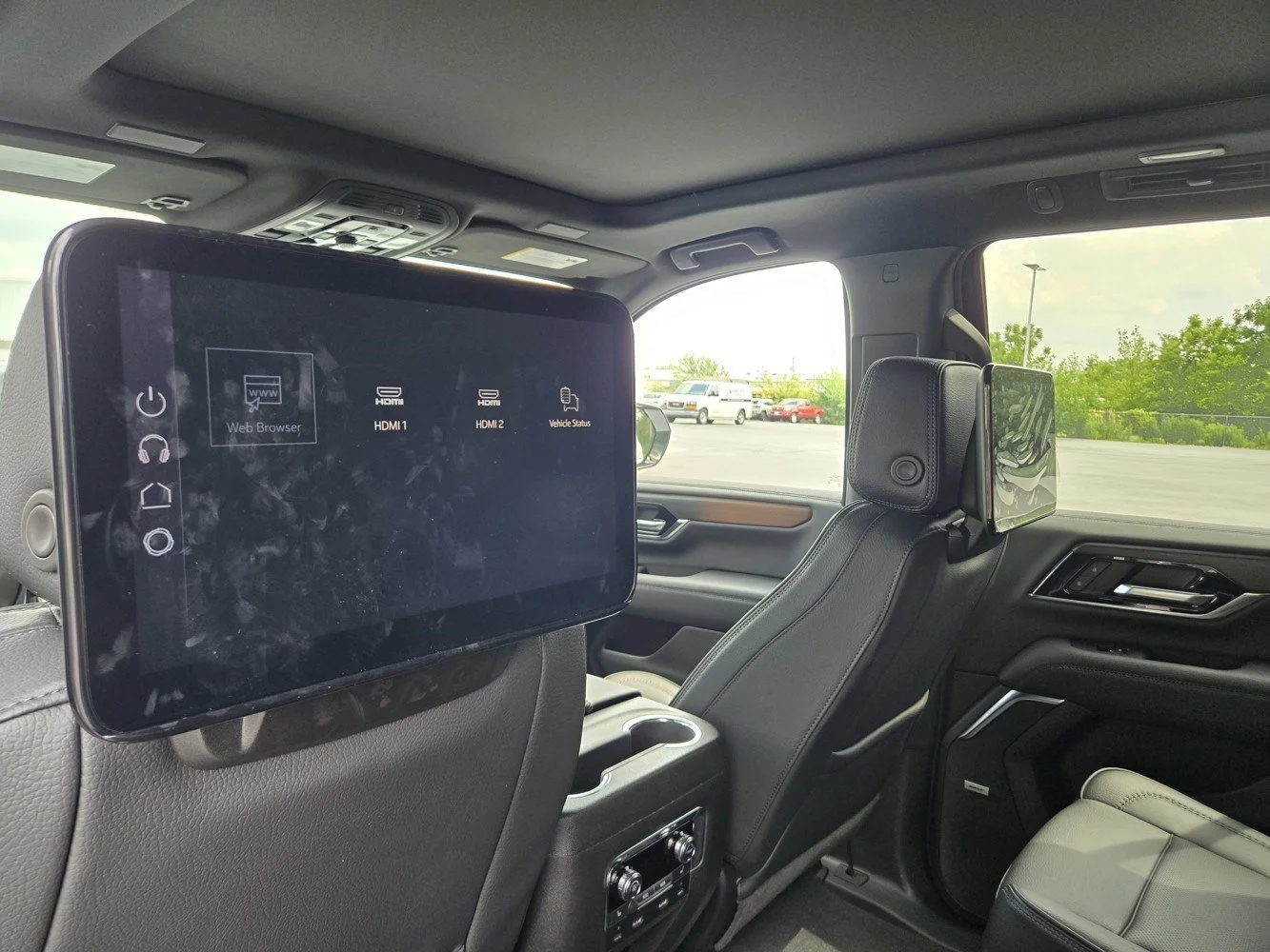 2026 GMC Yukon Denali - Photo 22