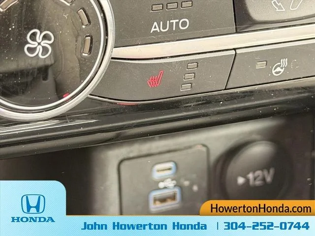 Used 2022 White Ford SE image 24