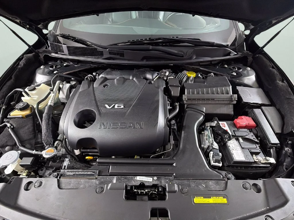 Used 2022 Black Nissan SR Xtronic CVT image 37