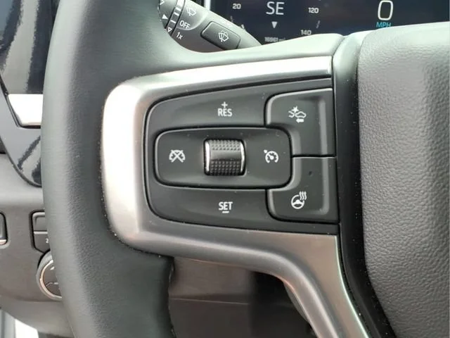 Used 2025 Summit White Chevrolet LT image 13