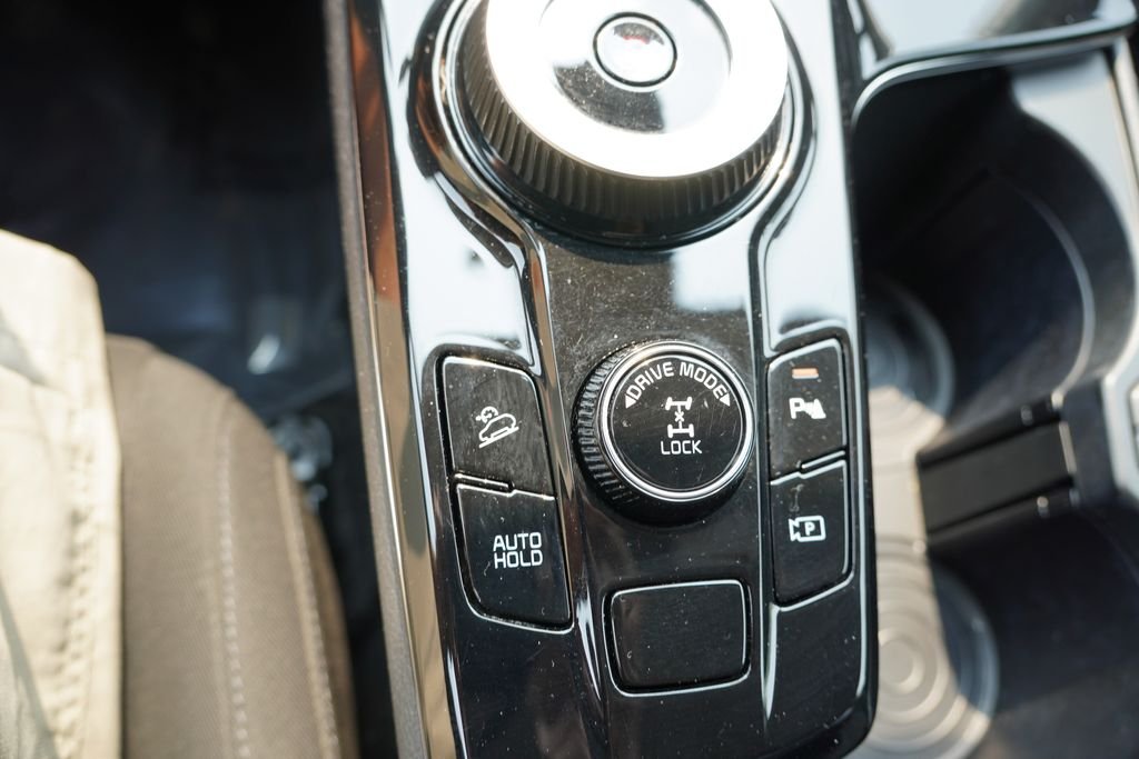 Used 2023 Fusion Black Kia LX image 27