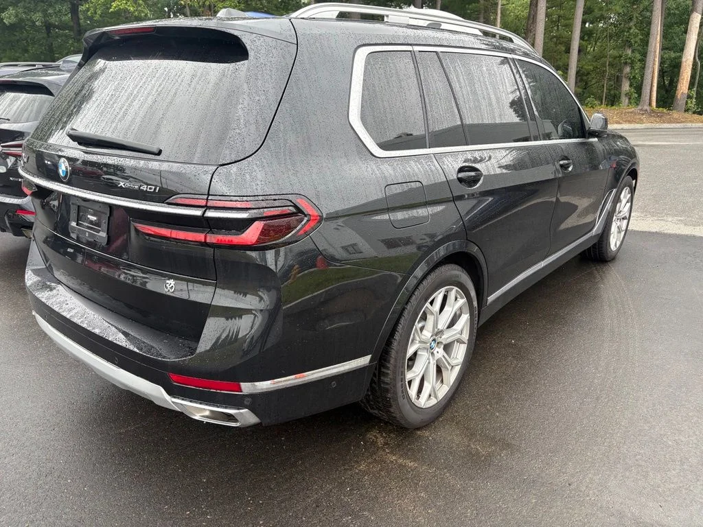 Certified Used 2023 Black Sapphire Metallic BMW xDrive40i image 5