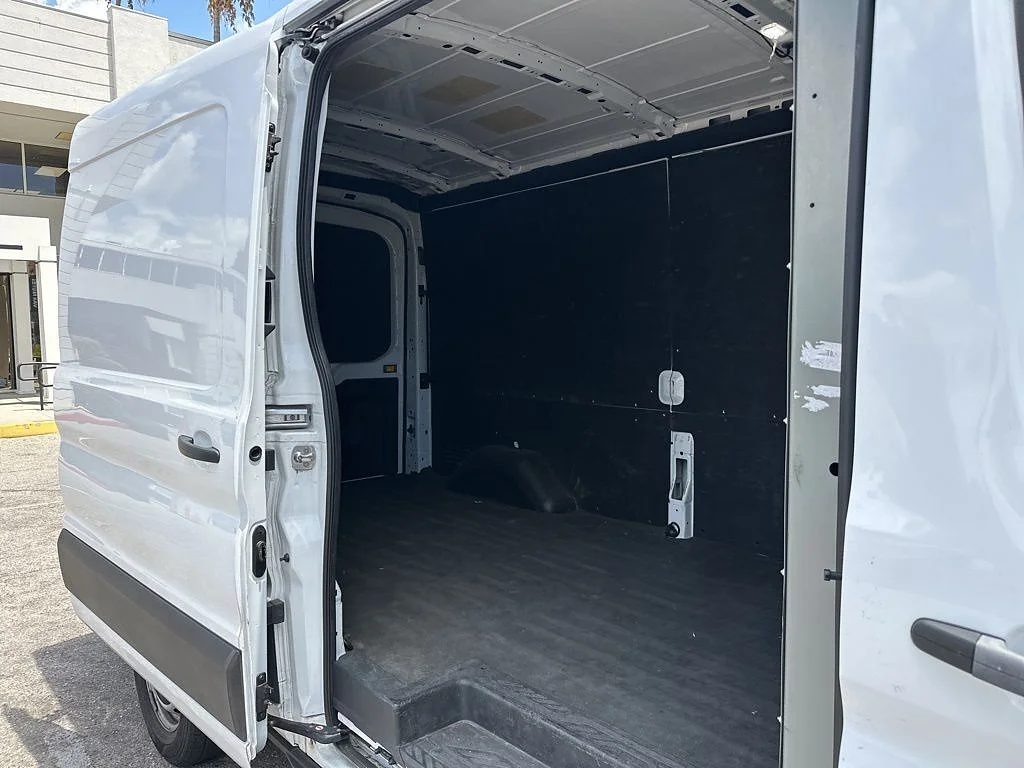 Used 2024 Oxford White Ford 350 image 7