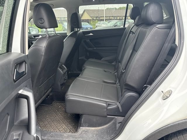 Used 2018 Pure White Volkswagen 2.0T SE image 10