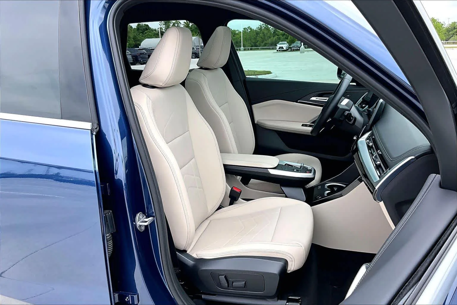Used 2023 Phytonic Blue Metallic BMW xDrive28i image 9