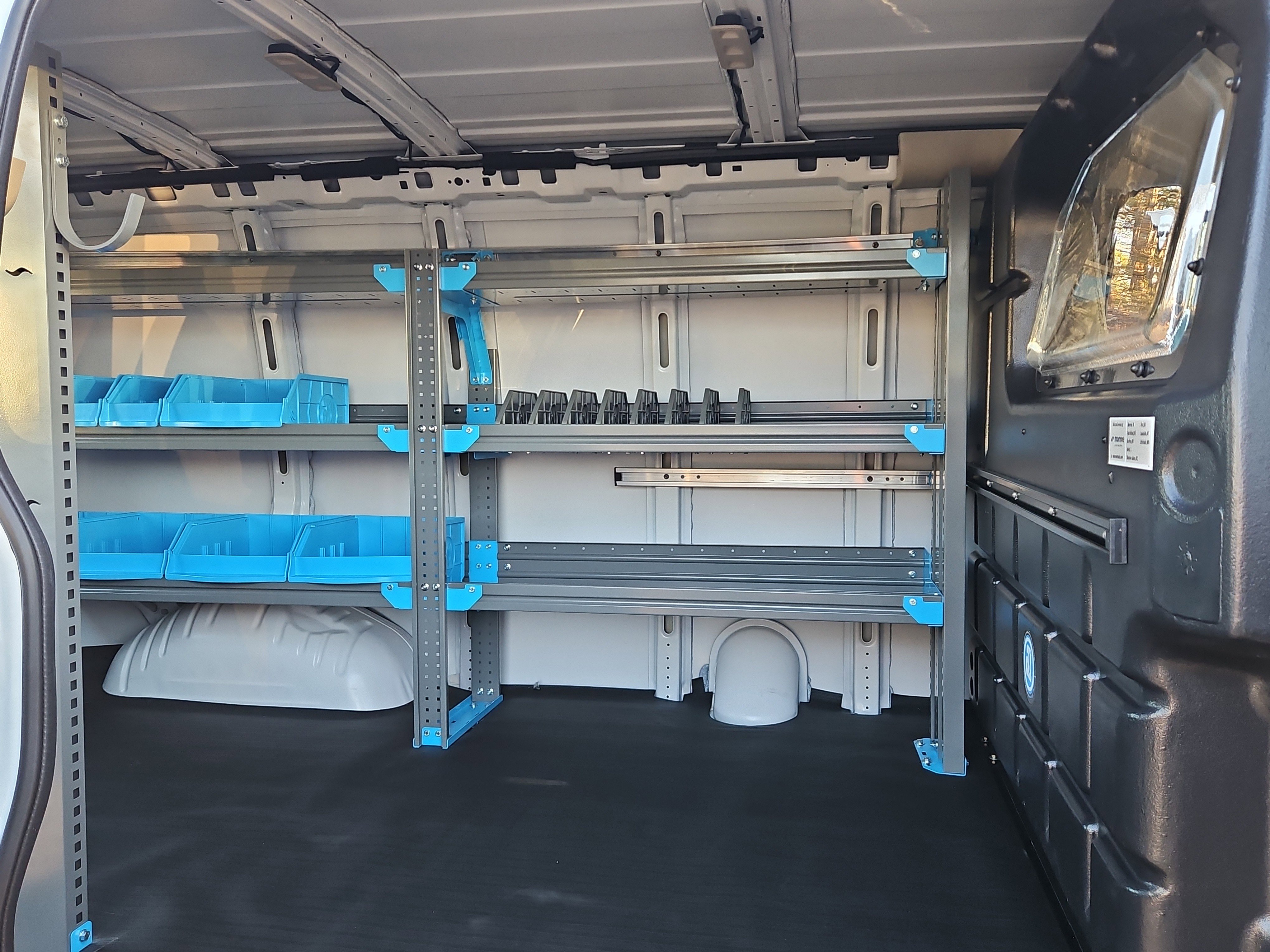 2025 Chevrolet Express Cargo Work Van - Photo 18