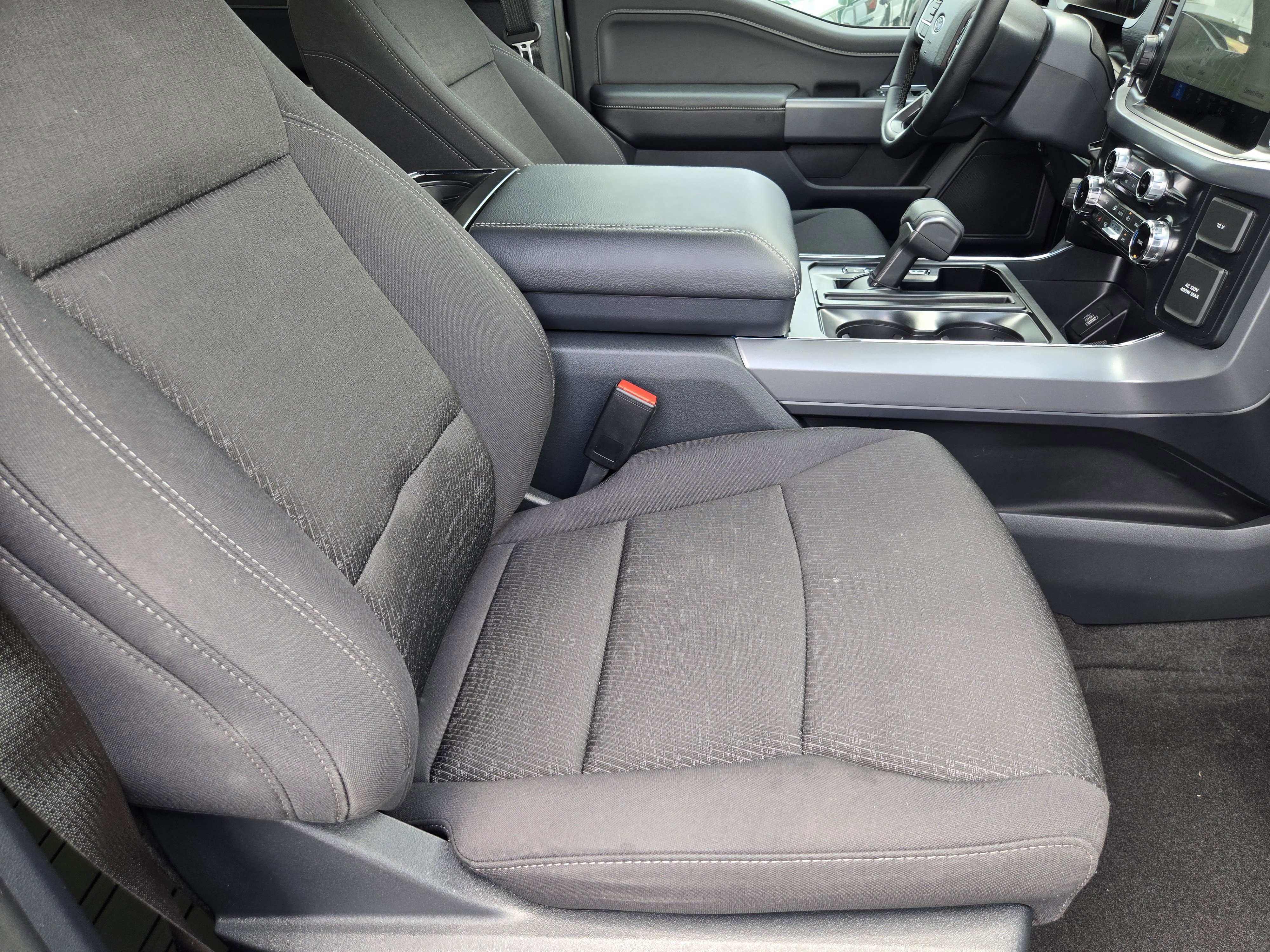 New 2026 Carbonized Gray Metallic Ford XLT image 9
