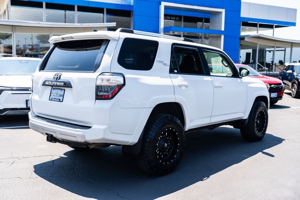 Used 2018 Super White Toyota TRD Off-Road image 5