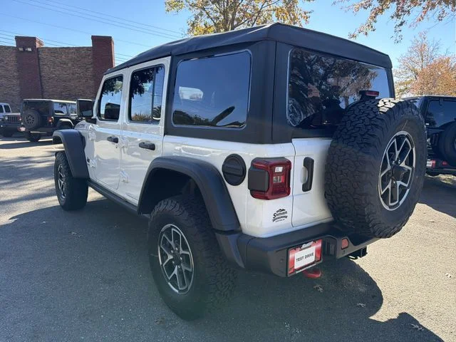 New 2026 Bright White Clear-Coat Exterior Paint Jeep Rubicon image 7
