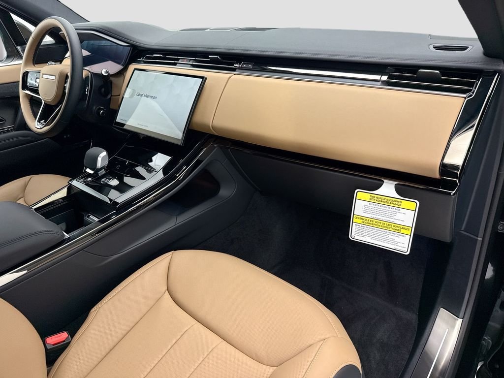 New 2026 Santorini Black Land Rover Dynamic SE image 16