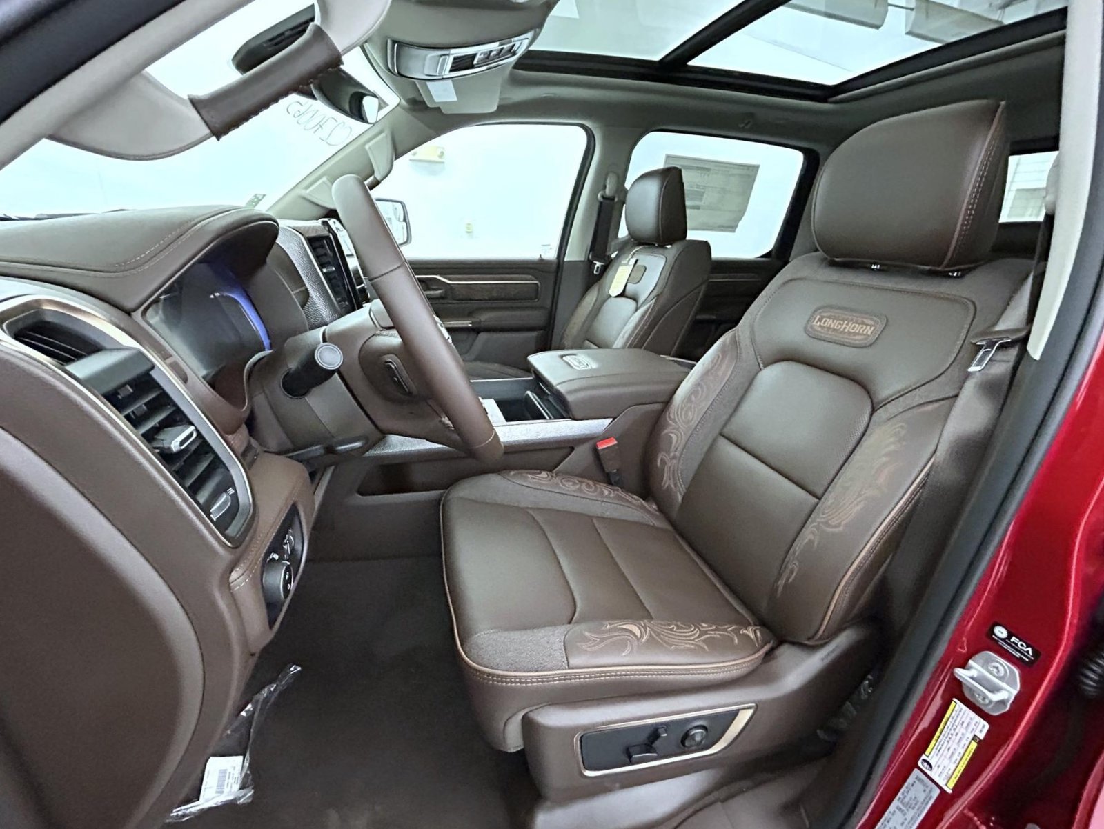 New 2027 Molten Red Pearl-Coat Exterior Paint RAM Limited image 11