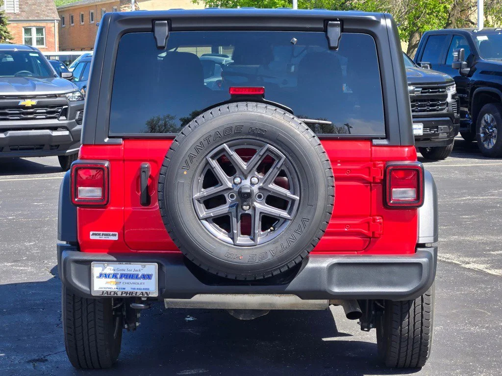 Used 2025 Red Jeep 4-Door Summit 4x4 image 12